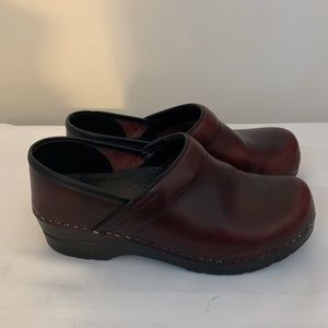 Dansko professional clog size 8